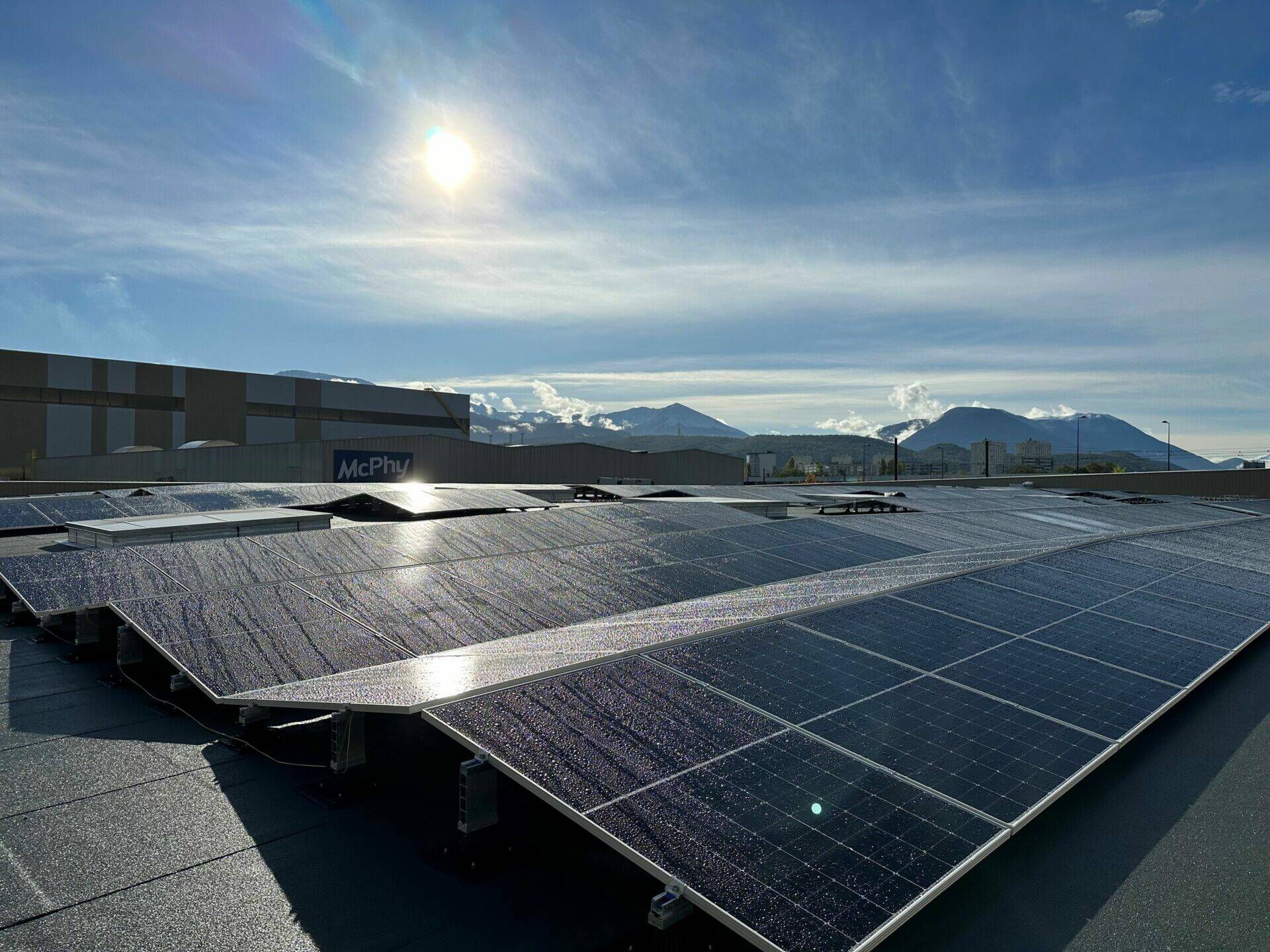 Panneaux photovoltaïques du projet tertiaire à usage d'activité à Grenoble