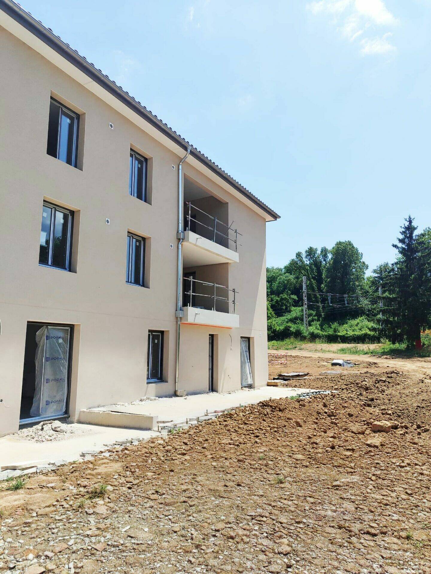 Les façades sont en cours sur le chantier du Clos Pontet à Curis-au-Mont-d'Or